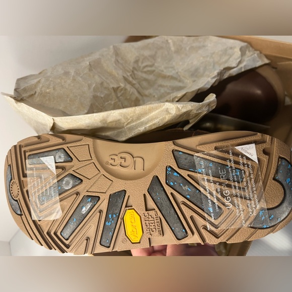 UGG BREIDA WATERPROOF Leather/Suede Sheepskin Lined w/Grip Outsole Boots - Picture 13 of 14